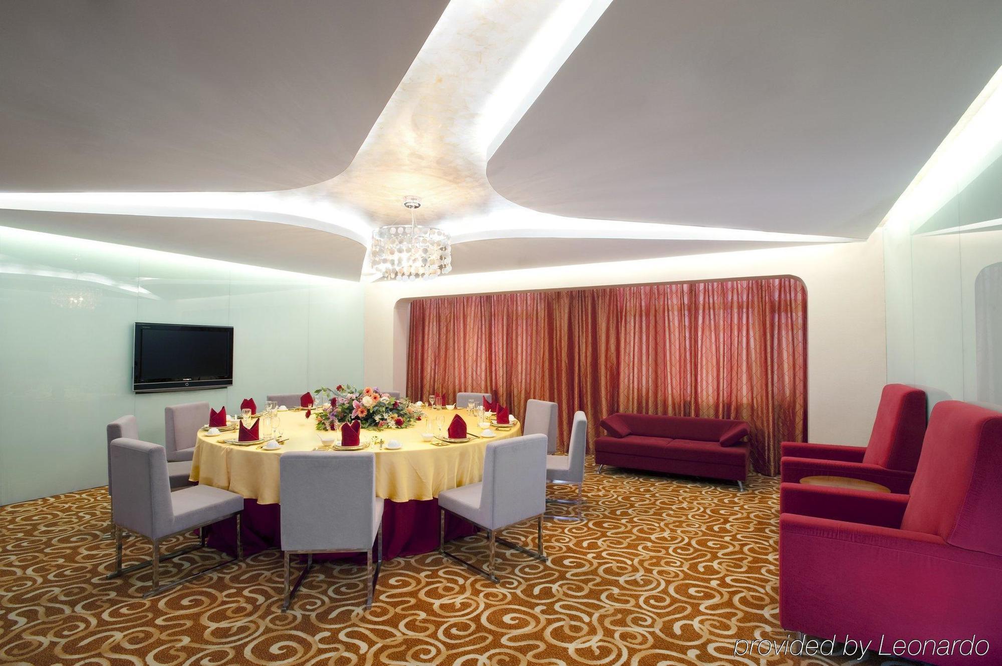 Holiday Inn Express Tianjin Binhai Restaurant bilde