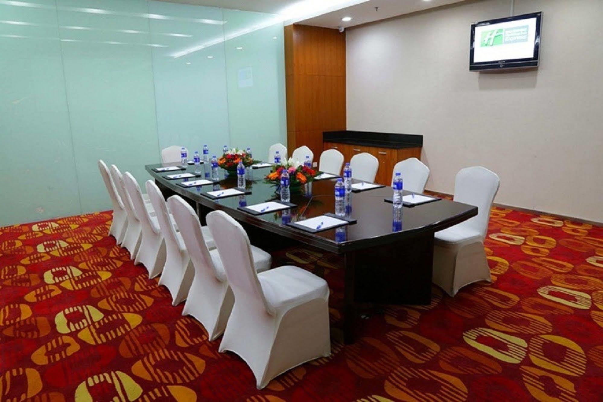 Holiday Inn Express Tianjin Binhai Eksteriør bilde