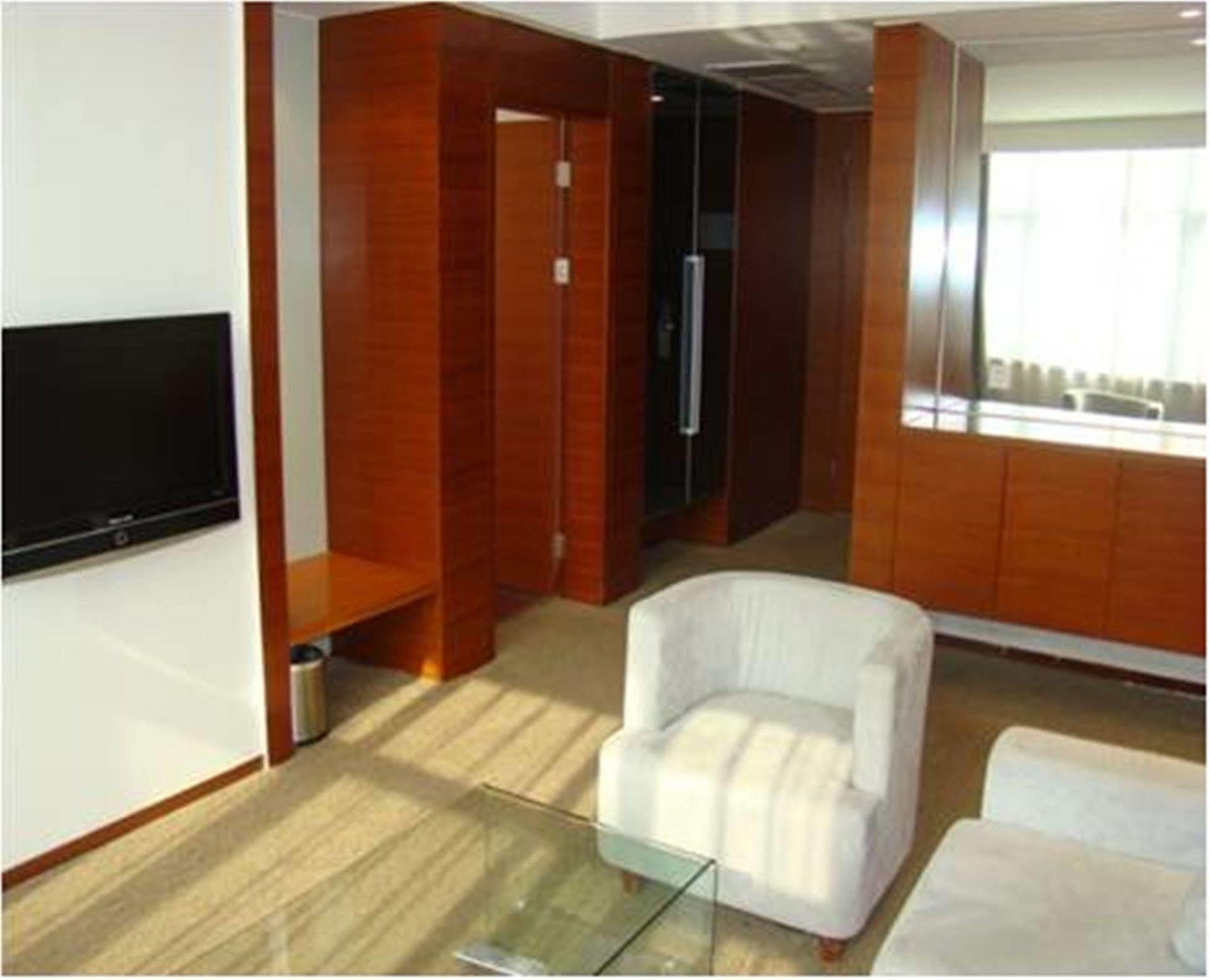 Holiday Inn Express Tianjin Binhai Eksteriør bilde